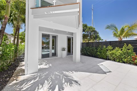 Townhouse in Fort Lauderdale, Florida 4 bedrooms, 325.16 sq.m. № 2083053 - photo 19