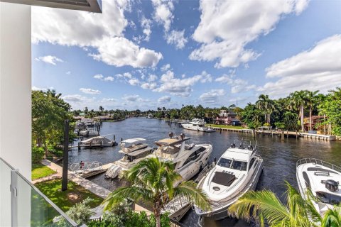 Townhouse in Fort Lauderdale, Florida 4 bedrooms, 325.16 sq.m. № 2083053 - photo 8