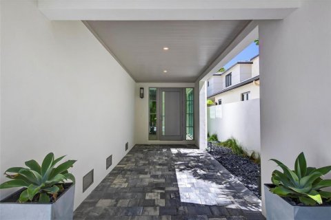 Townhouse in Fort Lauderdale, Florida 4 bedrooms, 325.16 sq.m. № 2083053 - photo 7