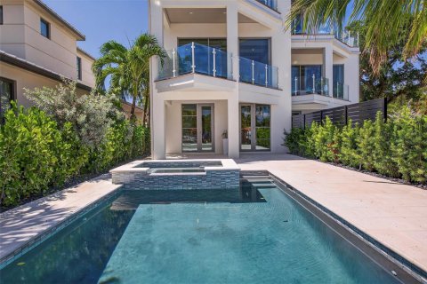 Townhouse in Fort Lauderdale, Florida 4 bedrooms, 325.16 sq.m. № 2083053 - photo 13