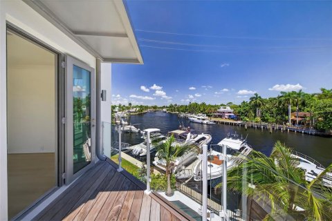 Townhouse in Fort Lauderdale, Florida 4 bedrooms, 325.16 sq.m. № 2083053 - photo 20