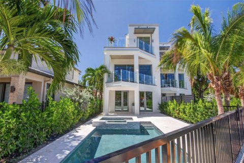 Townhouse in Fort Lauderdale, Florida 4 bedrooms, 325.16 sq.m. № 2083053 - photo 15