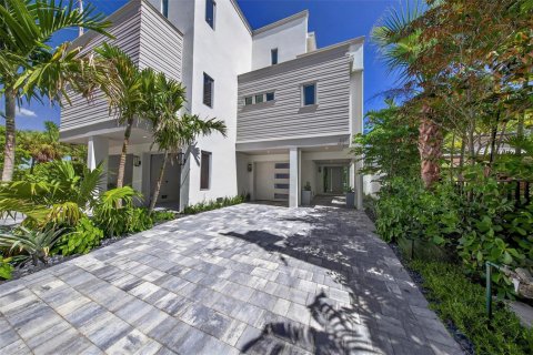 Townhouse in Fort Lauderdale, Florida 4 bedrooms, 325.16 sq.m. № 2083053 - photo 5
