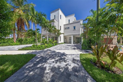 Townhouse in Fort Lauderdale, Florida 4 bedrooms, 325.16 sq.m. № 2083053 - photo 6