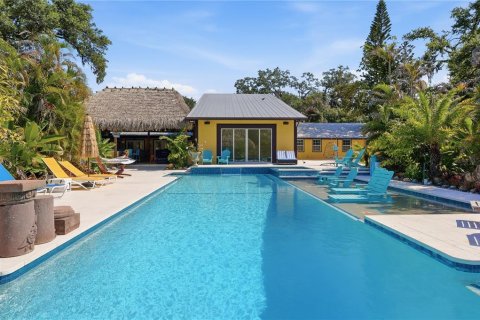 House in Sarasota, Florida 11 bedrooms, 754.37 sq.m. № 2141020 - photo 13