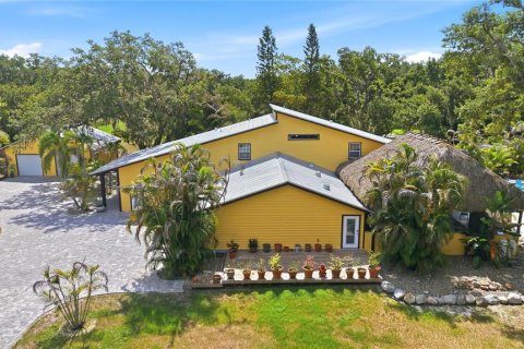 House in Sarasota, Florida 11 bedrooms, 754.37 sq.m. № 2141020 - photo 8