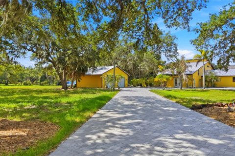 House in Sarasota, Florida 11 bedrooms, 754.37 sq.m. № 2141020 - photo 6