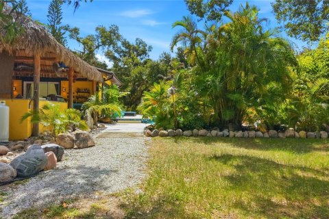 House in Sarasota, Florida 11 bedrooms, 754.37 sq.m. № 2141020 - photo 23