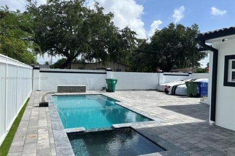 Casa en venta en Miami, Florida, 4 dormitorios, 229.1 m2 № 1978813 - foto 14