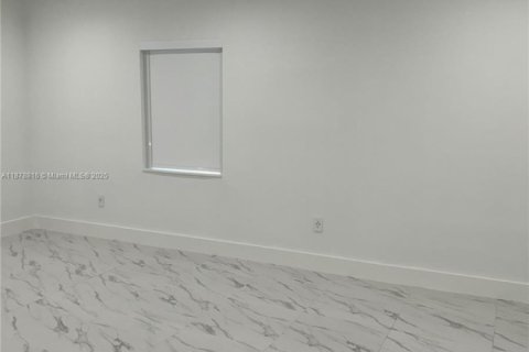 Casa en venta en Miami, Florida, 4 dormitorios, 229.1 m2 № 1978813 - foto 27