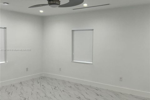 Casa en venta en Miami, Florida, 4 dormitorios, 229.1 m2 № 1978813 - foto 29