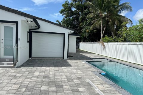 Casa en venta en Miami, Florida, 4 dormitorios, 229.1 m2 № 1978813 - foto 13