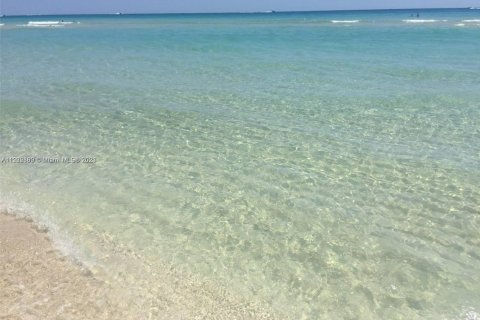 Condo in Miami Beach, Florida, 1 bedroom  № 1958613 - photo 22