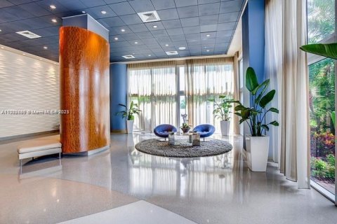 Condo in Miami Beach, Florida, 1 bedroom  № 1958613 - photo 25