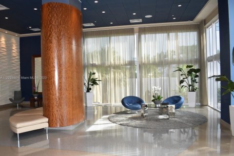 Снять в аренду кондоминиум в Майами-Бич, Флорида 1 спальня, 63.45м2, № 1958613 - фото 2