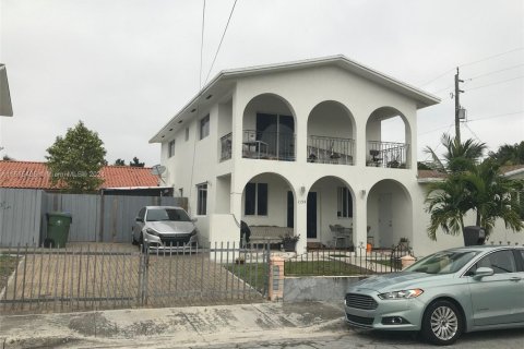 Propiedad comercial en venta en Miami, Florida, 421.03 m2 № 2054833 - foto 20