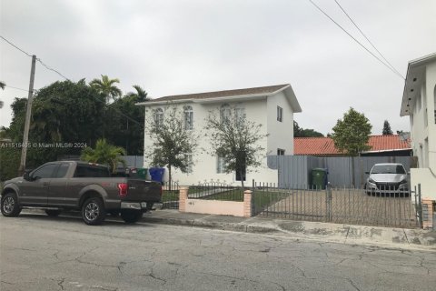 Propiedad comercial en venta en Miami, Florida, 421.03 m2 № 2054833 - foto 17