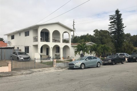 Propiedad comercial en venta en Miami, Florida, 421.03 m2 № 2054833 - foto 6