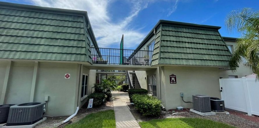 Condo in Clearwater, Florida, 2 bedrooms  № 2156243
