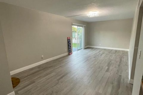 Condo in Clearwater, Florida, 2 bedrooms  № 2156243 - photo 3