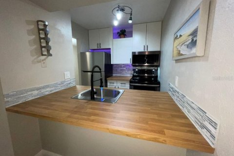 Condo in Clearwater, Florida, 2 bedrooms  № 2156243 - photo 11