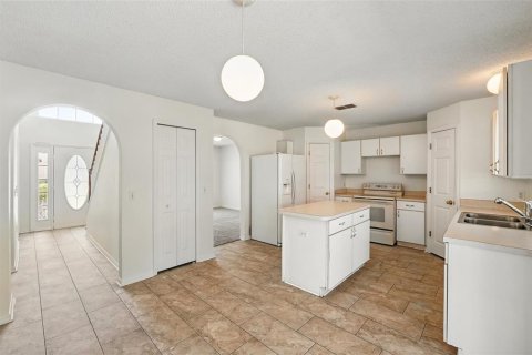 House in Winter Garden, Florida 4 bedrooms, 209.96 sq.m. № 1722215 - photo 10