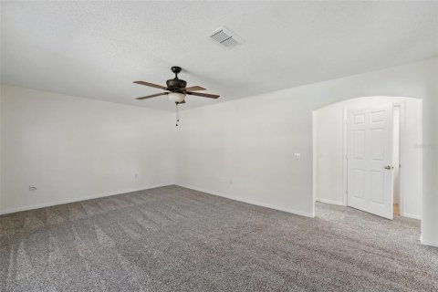 House in Winter Garden, Florida 4 bedrooms, 209.96 sq.m. № 1722215 - photo 17