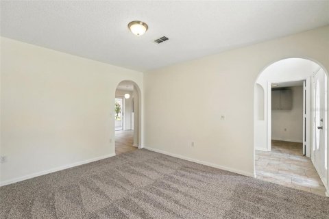 House in Winter Garden, Florida 4 bedrooms, 209.96 sq.m. № 1722215 - photo 6