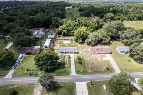 House in Fruitland Park, Florida 3 bedrooms, 102.01 sq.m. № 2234438 - photo 17