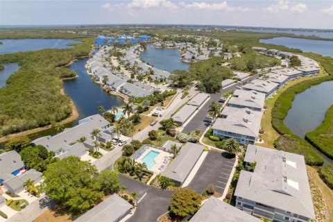 Condo in Bradenton, Florida, 2 bedrooms  № 1903522 - photo 4