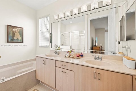 Casa en venta en Hollywood, Florida, 3 dormitorios, 200.95 m2 № 2378646 - foto 15