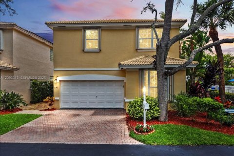 Casa en venta en Hollywood, Florida, 3 dormitorios, 200.95 m2 № 2378646 - foto 2