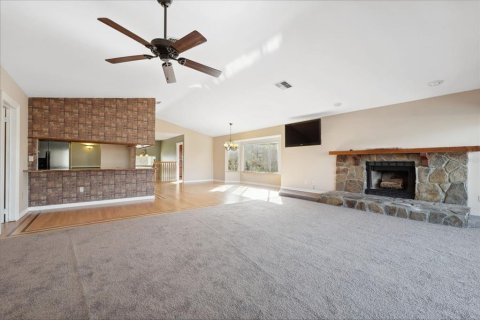 House in New Port Richey, Florida 5 bedrooms, 273.13 sq.m. № 1903640 - photo 11