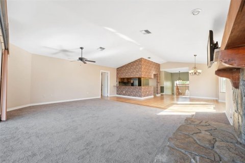 House in New Port Richey, Florida 5 bedrooms, 273.13 sq.m. № 1903640 - photo 12