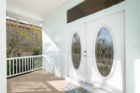 House in New Port Richey, Florida 5 bedrooms, 273.13 sq.m. № 1903640 - photo 5