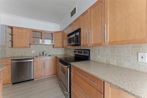 Copropriété à louer à Coral Gables, Floride: 2 chambres, 83.33 m2 № 2390026 - photo 2