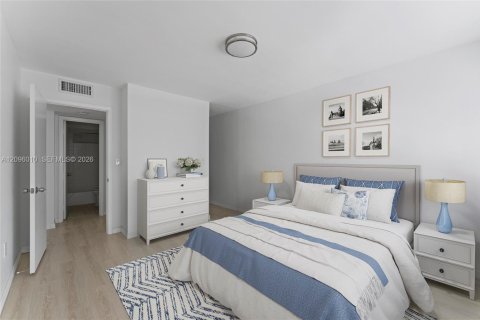 Copropriété à louer à Coral Gables, Floride: 2 chambres, 83.33 m2 № 2390026 - photo 4