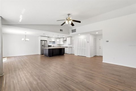 Villa ou maison à louer à Orlando, Floride: 3 chambres, 141.95 m2 № 2120146 - photo 11