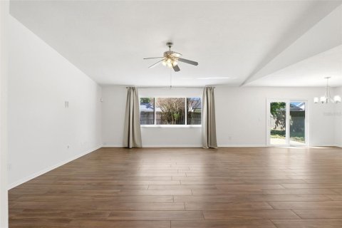 Villa ou maison à louer à Orlando, Floride: 3 chambres, 141.95 m2 № 2120146 - photo 9