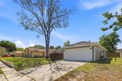 Villa ou maison à louer à Orlando, Floride: 3 chambres, 141.95 m2 № 2120146 - photo 5