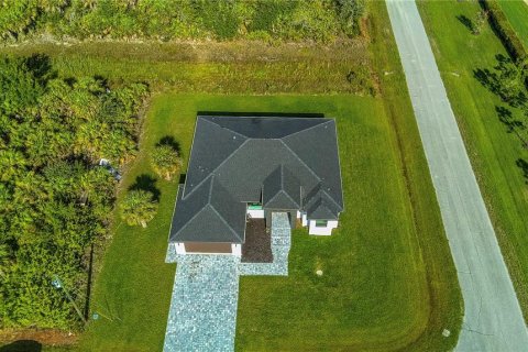 House in Port Charlotte, Florida 4 bedrooms, 218.78 sq.m. № 1792843 - photo 6