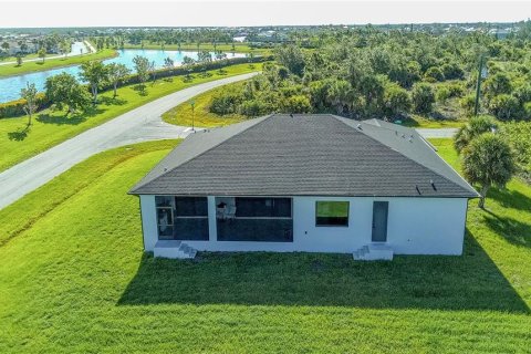 House in Port Charlotte, Florida 4 bedrooms, 218.78 sq.m. № 1792843 - photo 4