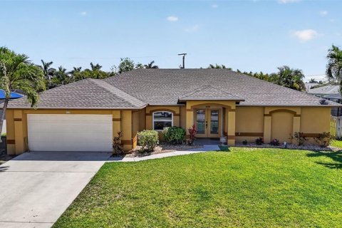 Villa ou maison à Cape Coral, Floride 3 chambres, 168.34 m2 № 2114334