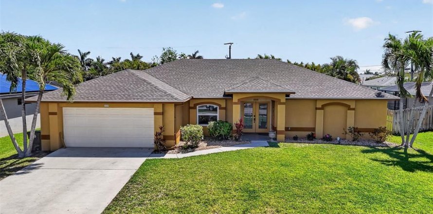 Villa ou maison à Cape Coral, Floride 3 chambres, 168.34 m2 № 2114334