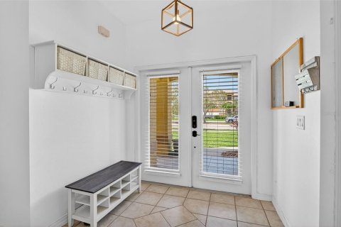 Villa ou maison à vendre à Cape Coral, Floride: 3 chambres, 168.34 m2 № 2114334 - photo 3