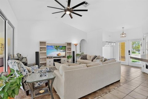 Villa ou maison à vendre à Cape Coral, Floride: 3 chambres, 168.34 m2 № 2114334 - photo 18