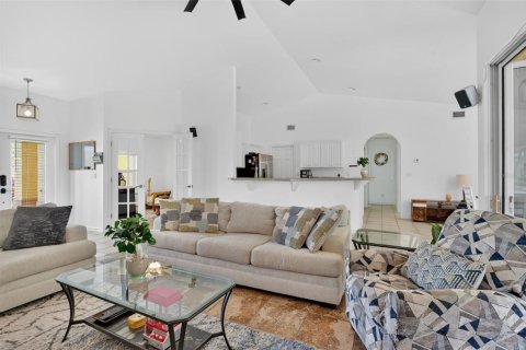 Villa ou maison à vendre à Cape Coral, Floride: 3 chambres, 168.34 m2 № 2114334 - photo 17