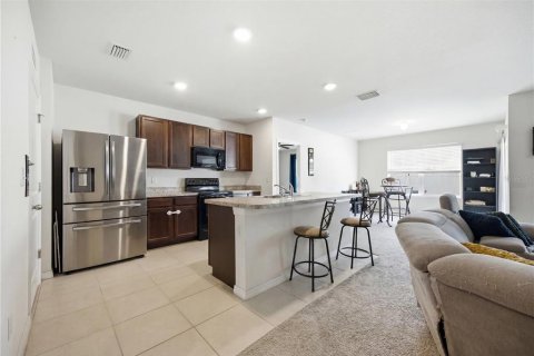 Casa en venta en Zephyrhills, Florida, 3 dormitorios, 155.33 m2 № 2237342 - foto 9