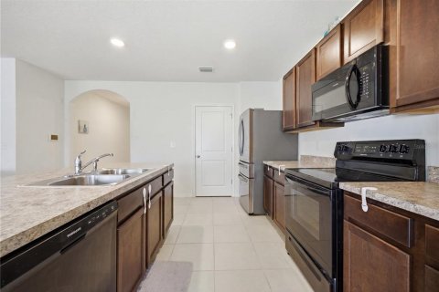 Casa en venta en Zephyrhills, Florida, 3 dormitorios, 155.33 m2 № 2237342 - foto 12