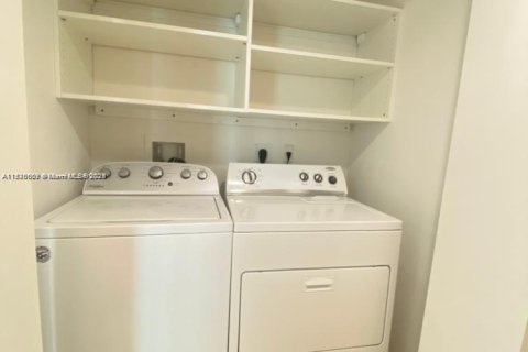 Снять в аренду кондоминиум в Санни-Айлс-Бич, Флорида 3 спальни, 138.61м2, № 1924852 - фото 16